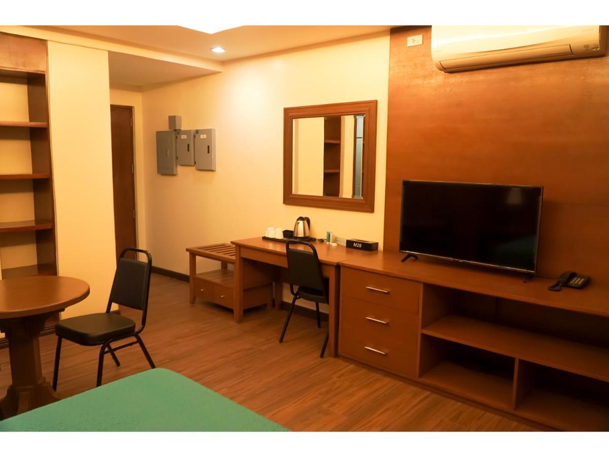 M28 Hotel And Apartments Bandar Quezon Luaran gambar