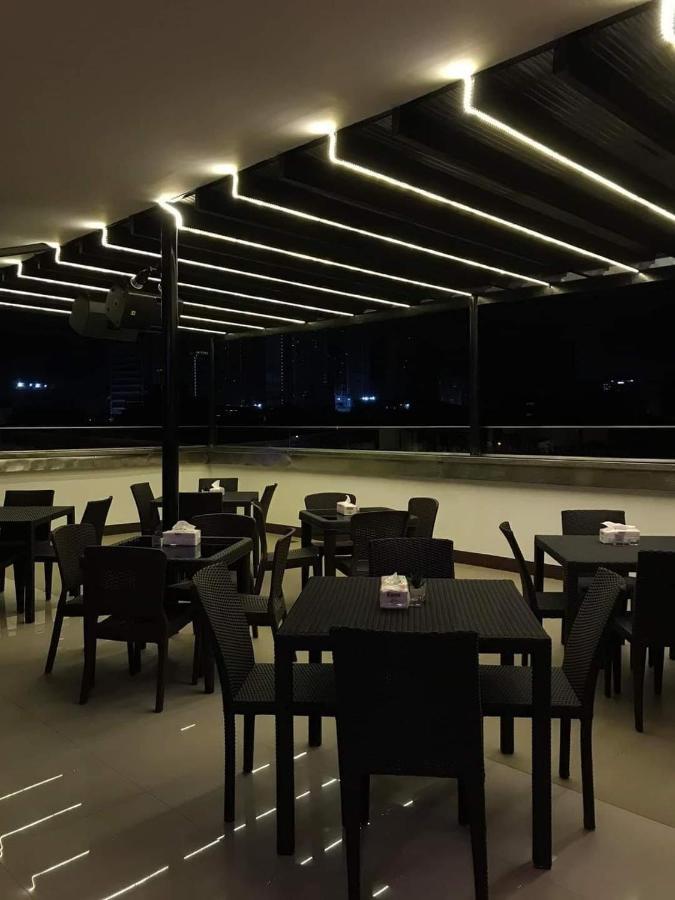 M28 Hotel And Apartments Bandar Quezon Luaran gambar